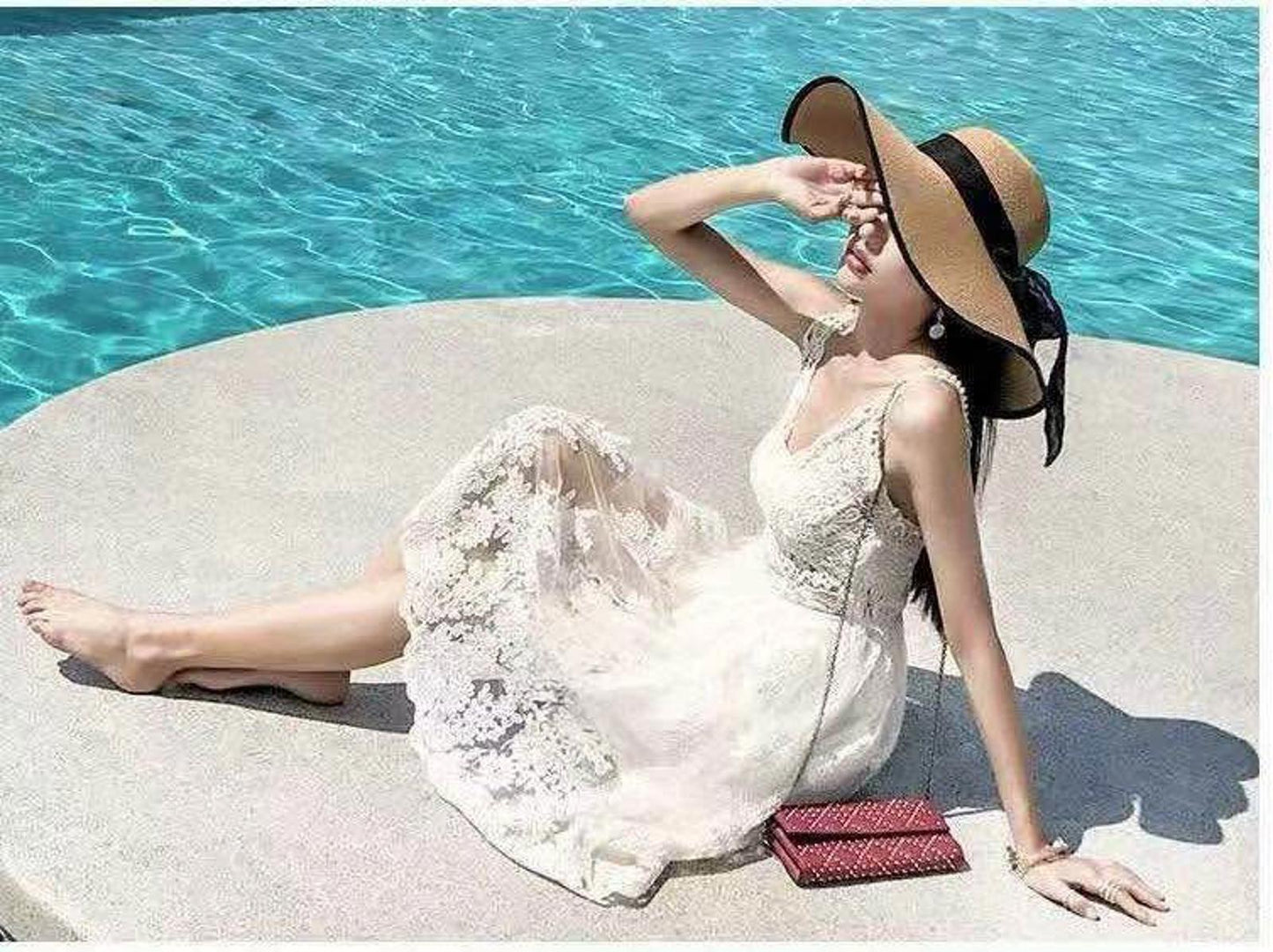 Wide-Brim Beach Hat – Cute, Comfy & Sun-Safe