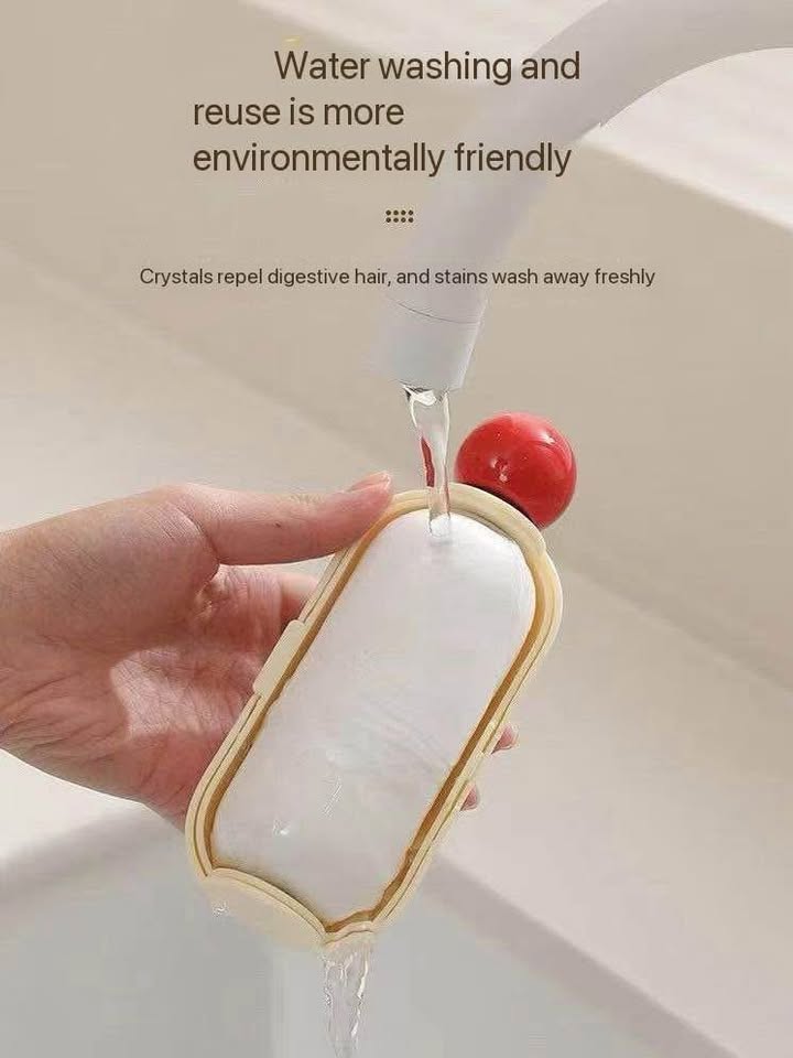 2-in-1 Lint Roller + Fabric Shaver