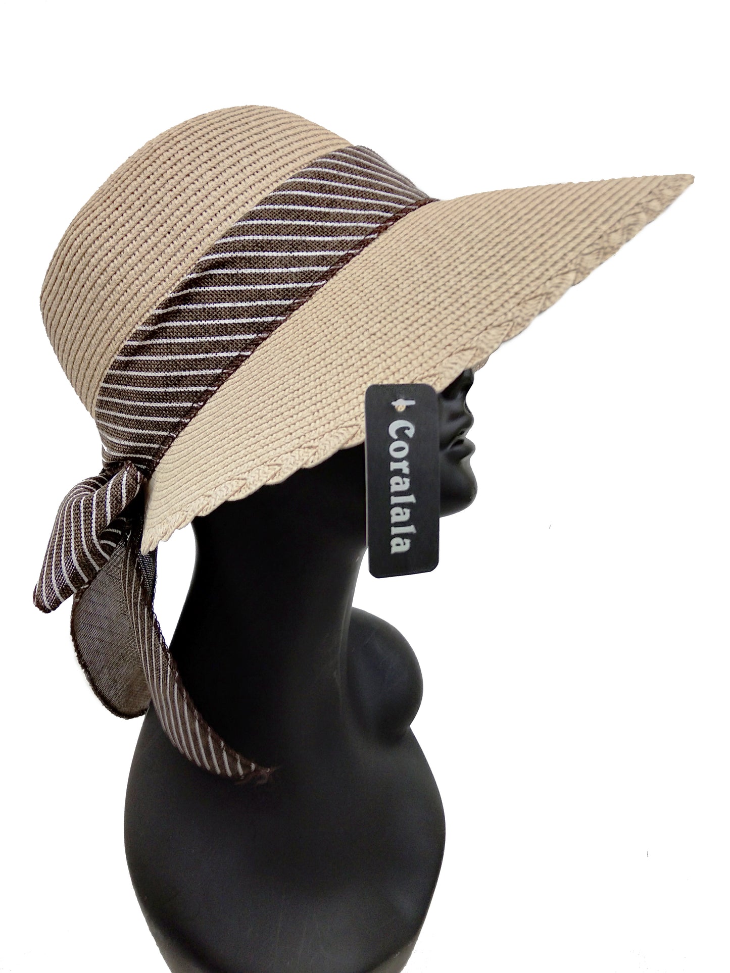 Straw hat with bow